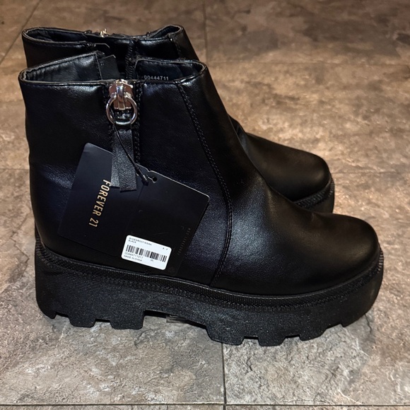 Forever 21 Shoes - Forever 21 Black Combat Boots 👽